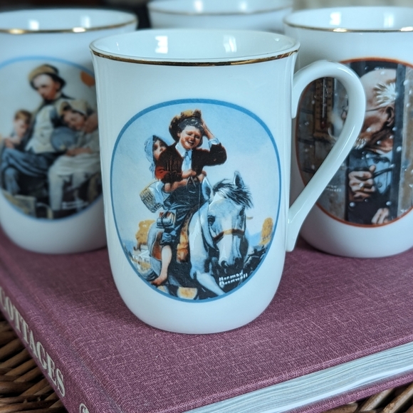 Set of 4 Vintage Norman Rockwell 8 oz mugs - Picture 5 of 6